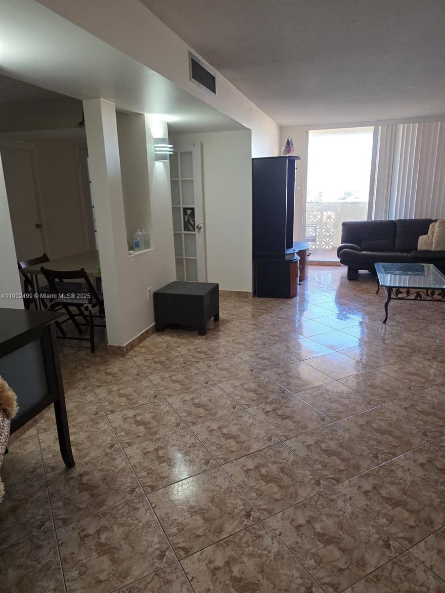 1833 S Ocean Dr 1505