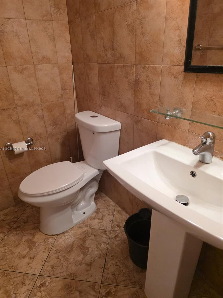 PLAZA TOWERS NORTH CONDO - Residential