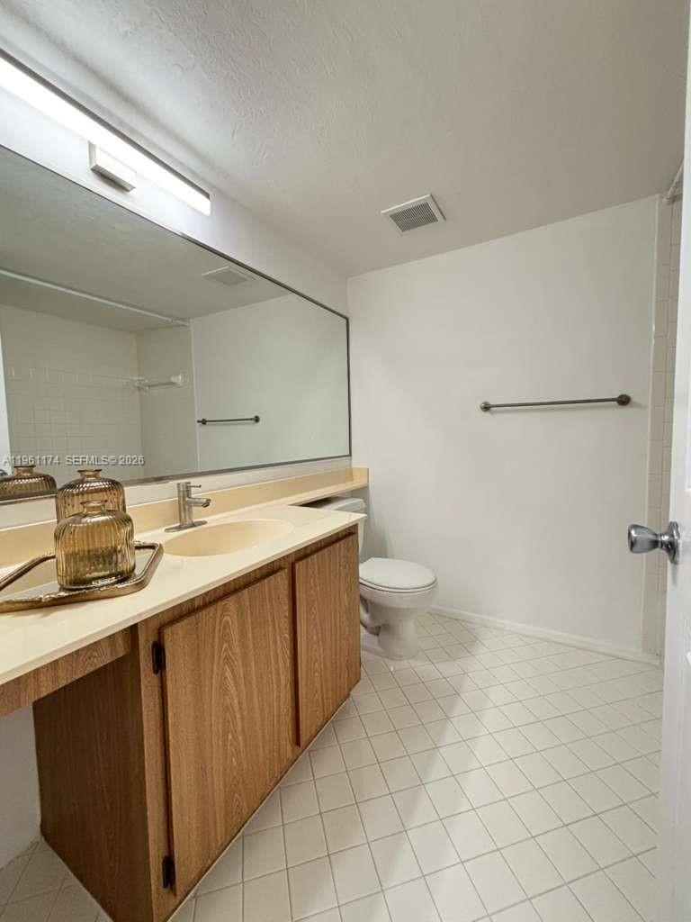 PALM BEACH TRACE CONDO - Residential Lease