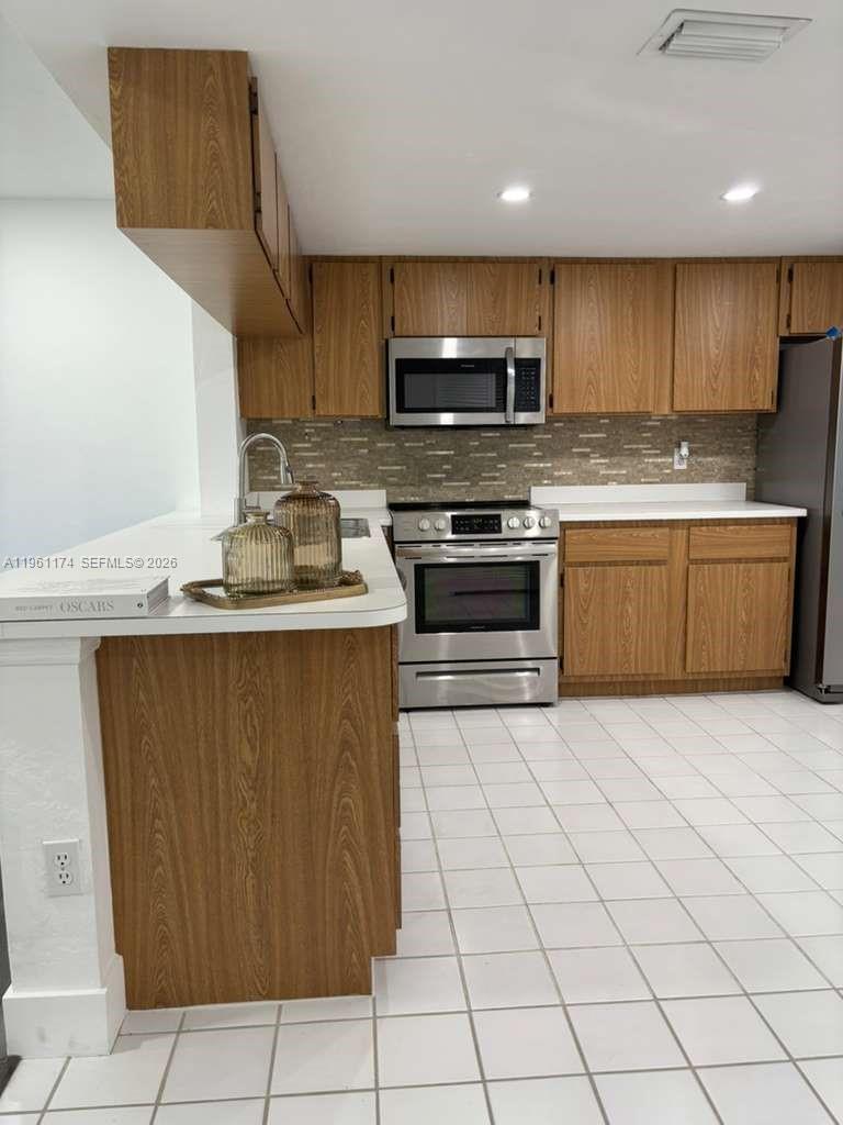 1005 Palm Beach Trace Dr 1005