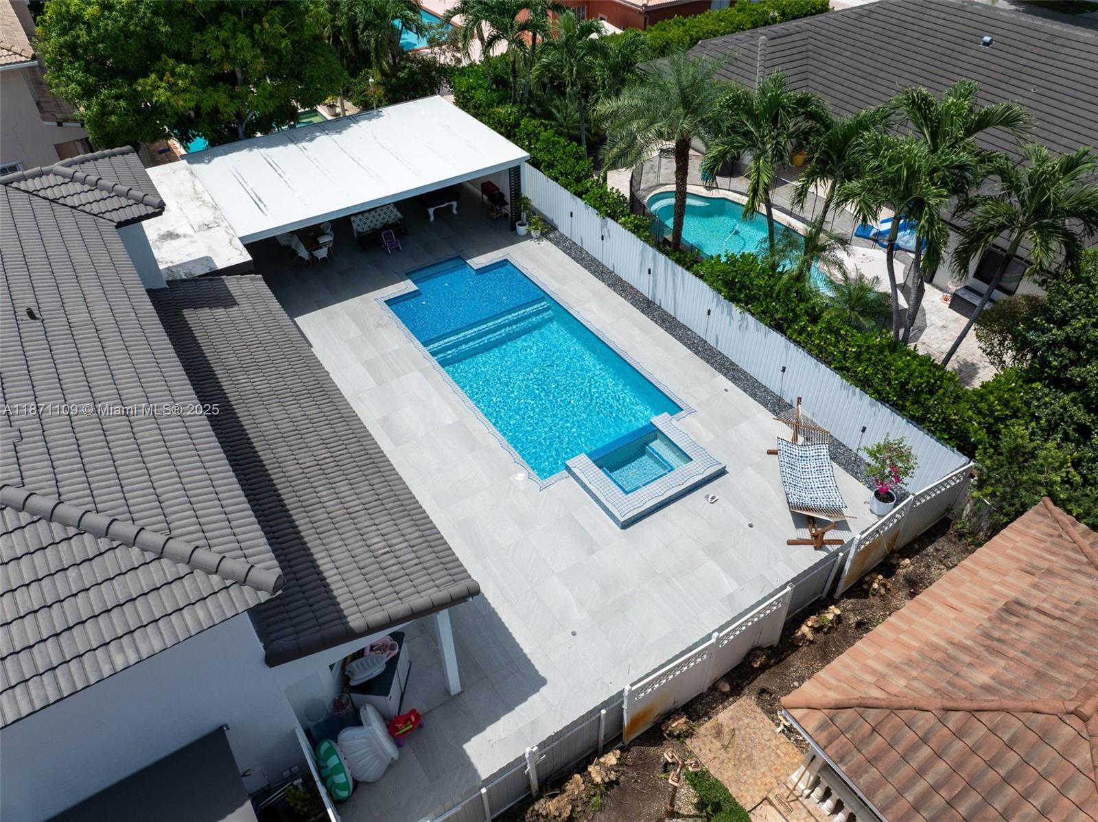 HAMMOCKS SHORES 2ND ADDN - Residential