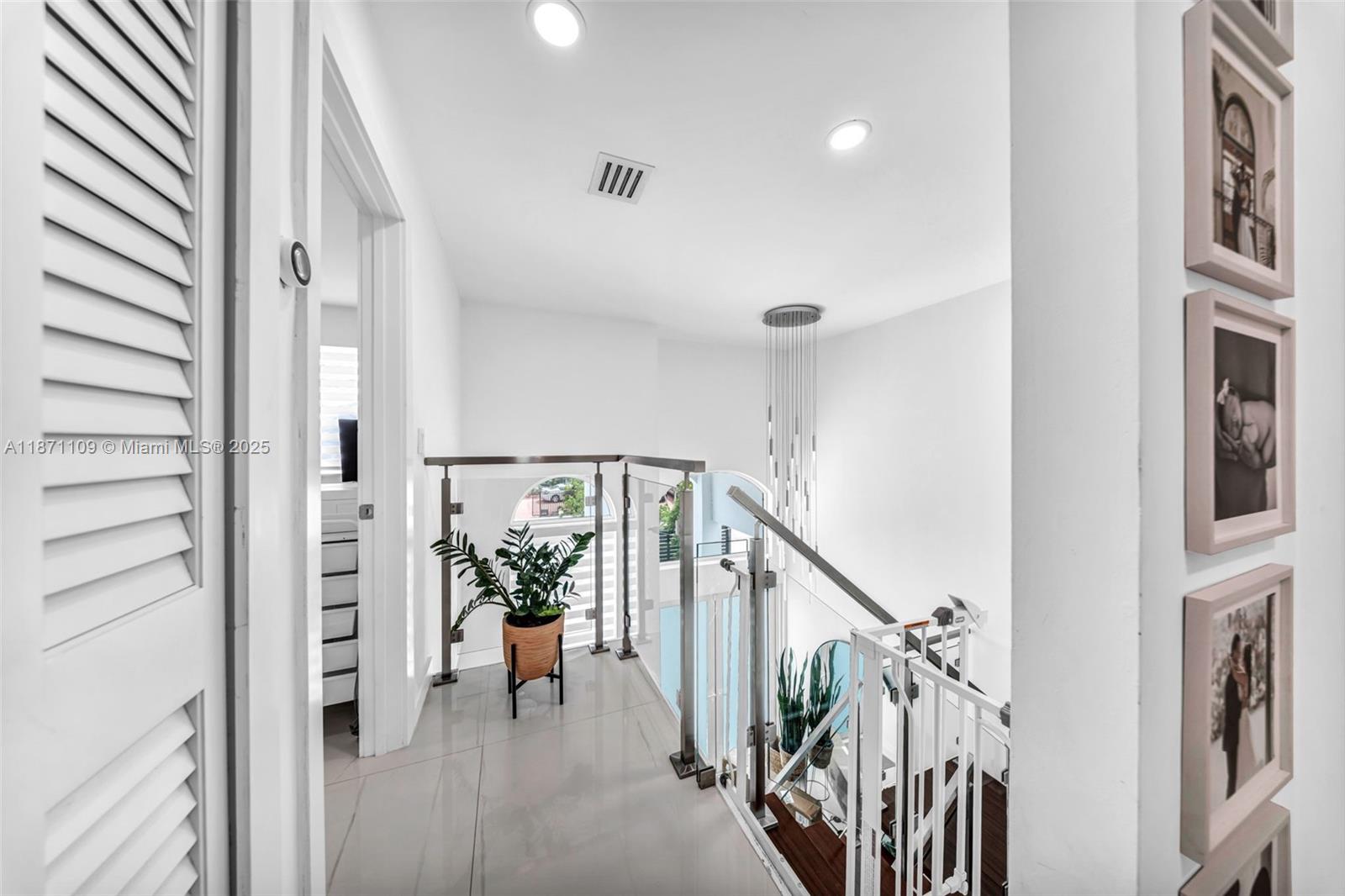 HAMMOCKS SHORES 2ND ADDN - Residential