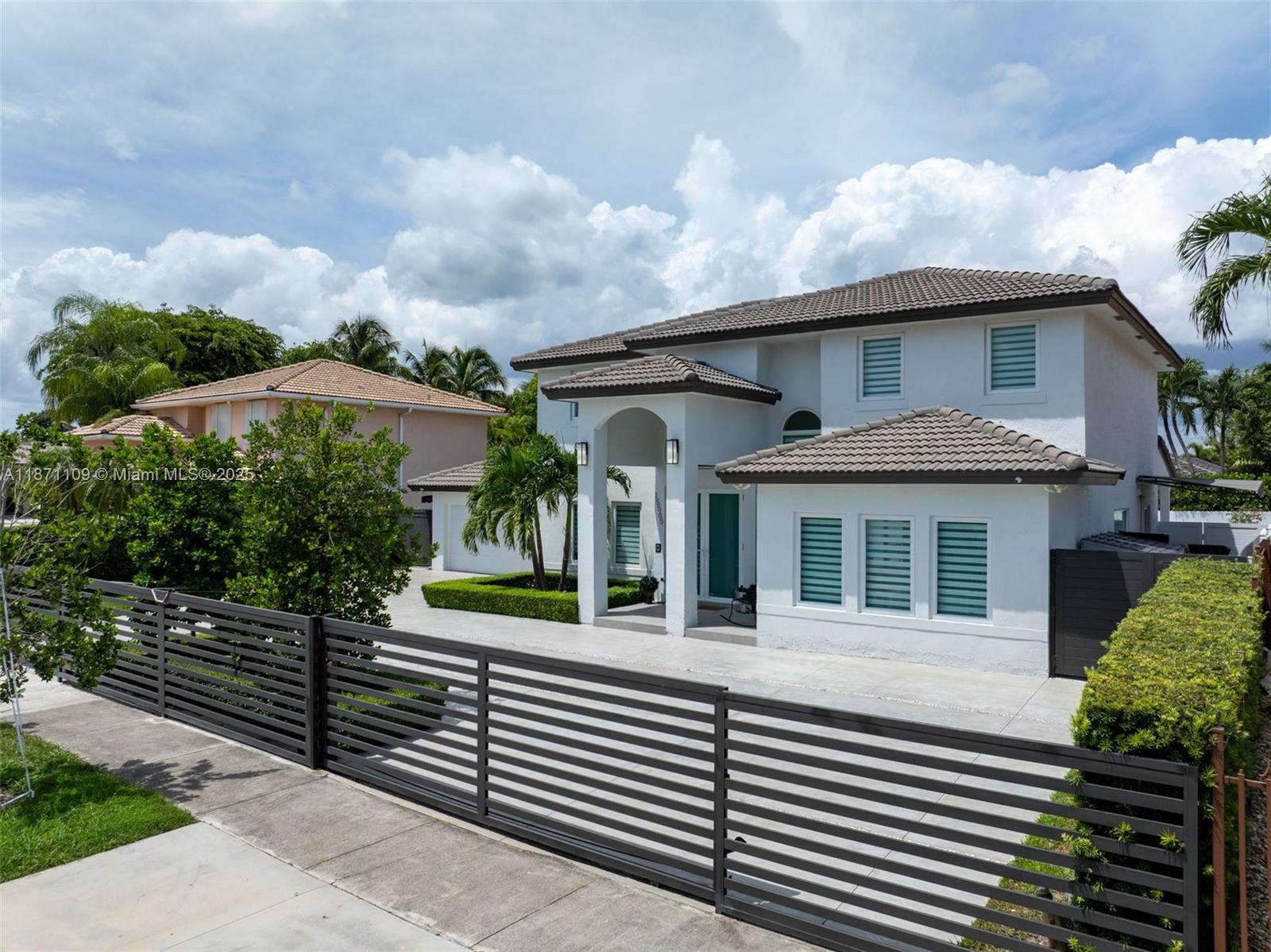 HAMMOCKS SHORES 2ND ADDN - Residential