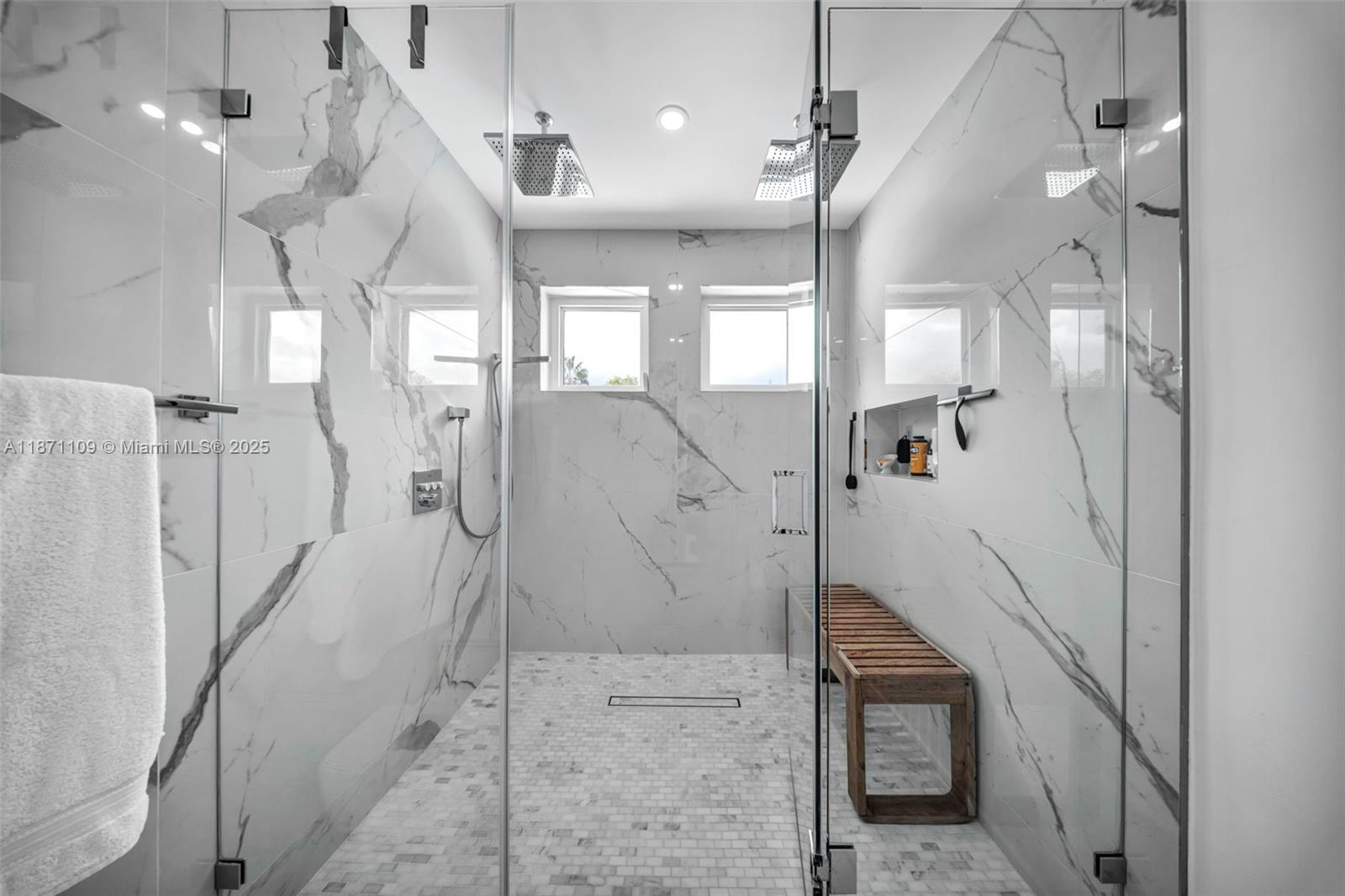 HAMMOCKS SHORES 2ND ADDN - Residential