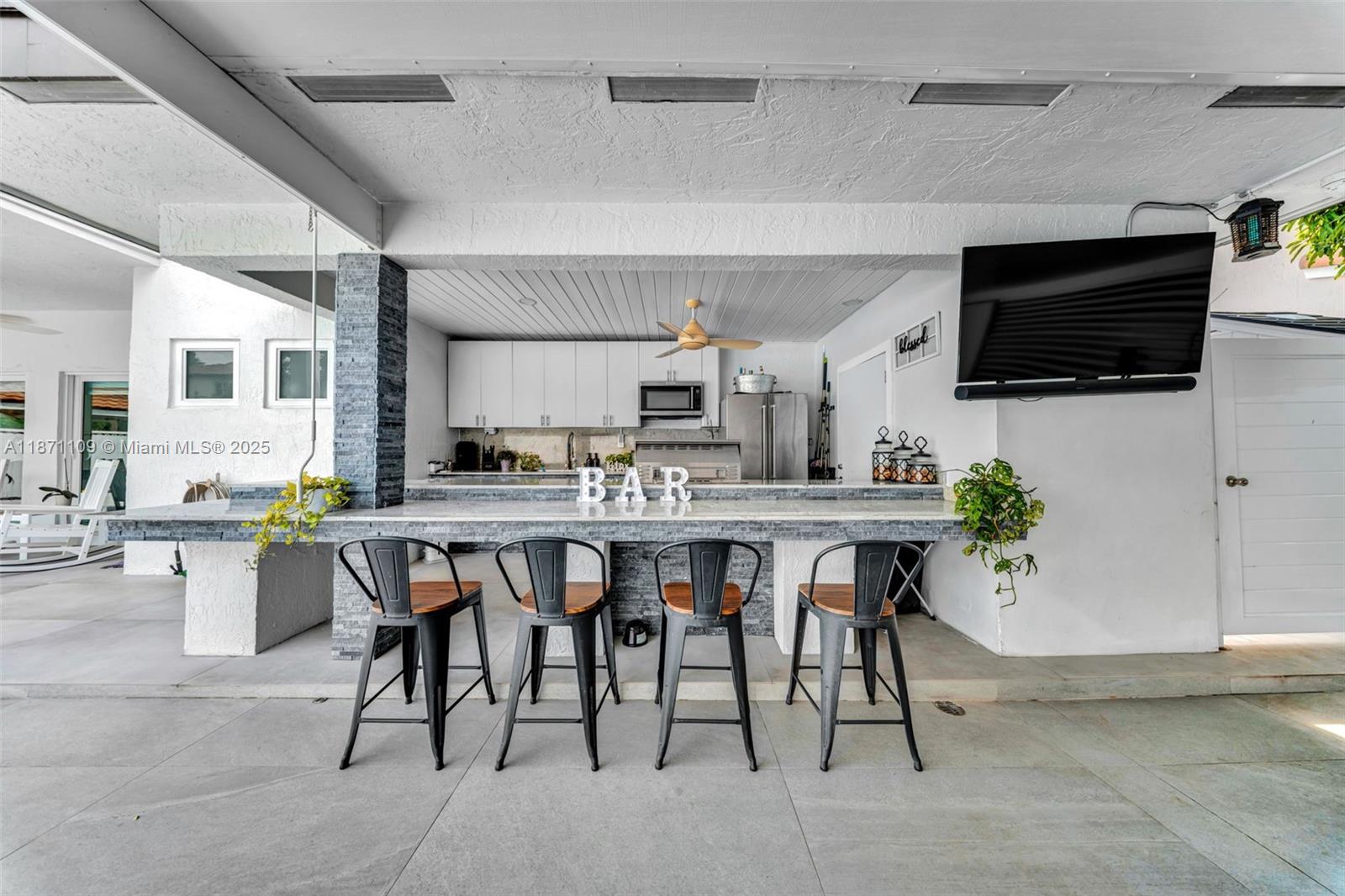 HAMMOCKS SHORES 2ND ADDN - Residential