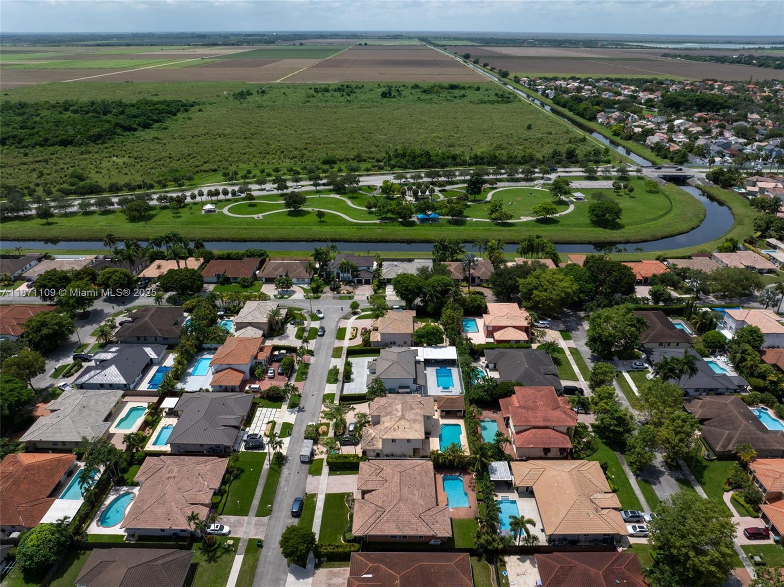 HAMMOCKS SHORES 2ND ADDN - Residential