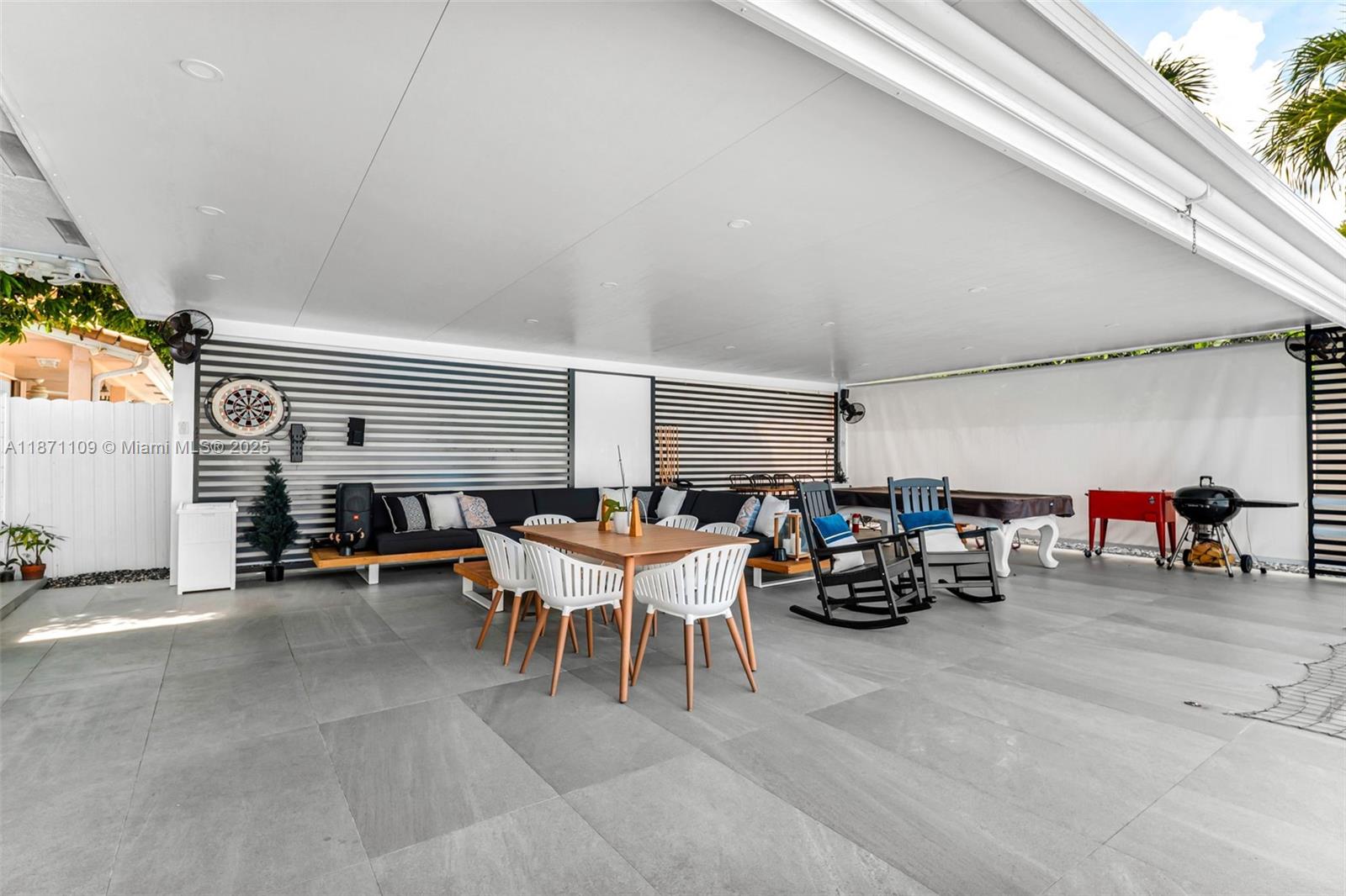 HAMMOCKS SHORES 2ND ADDN - Residential