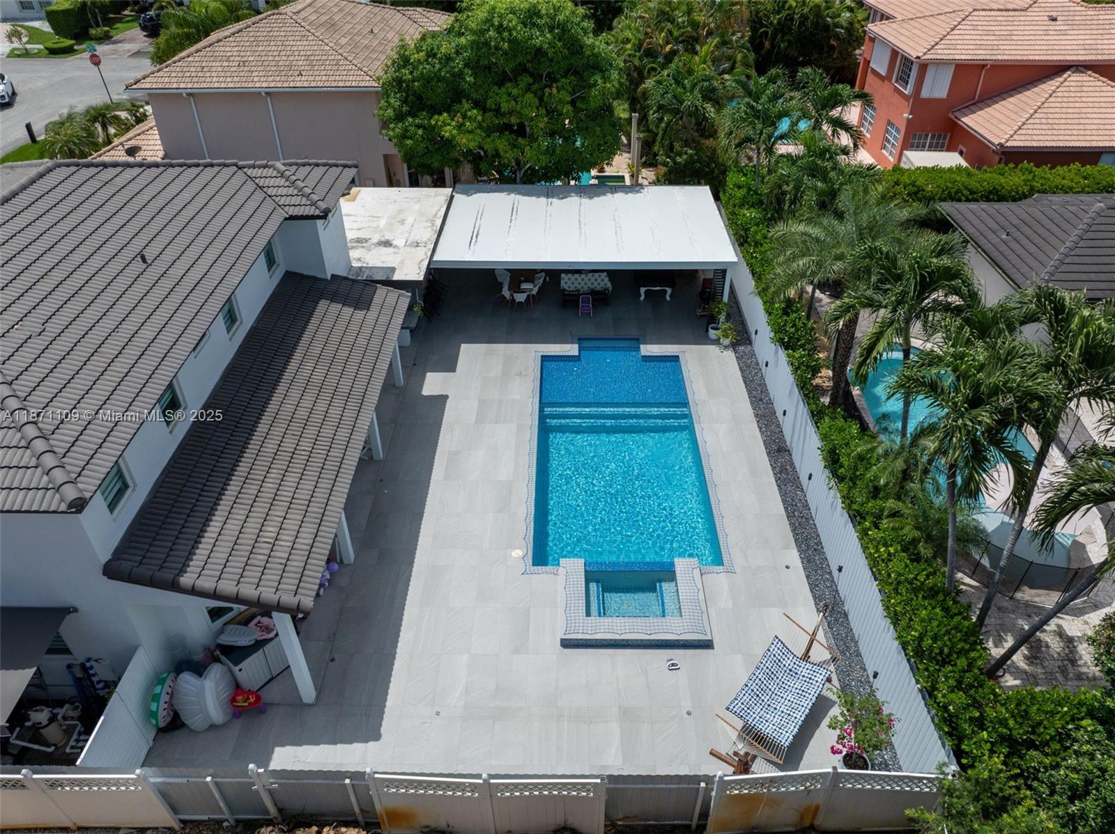 HAMMOCKS SHORES 2ND ADDN - Residential