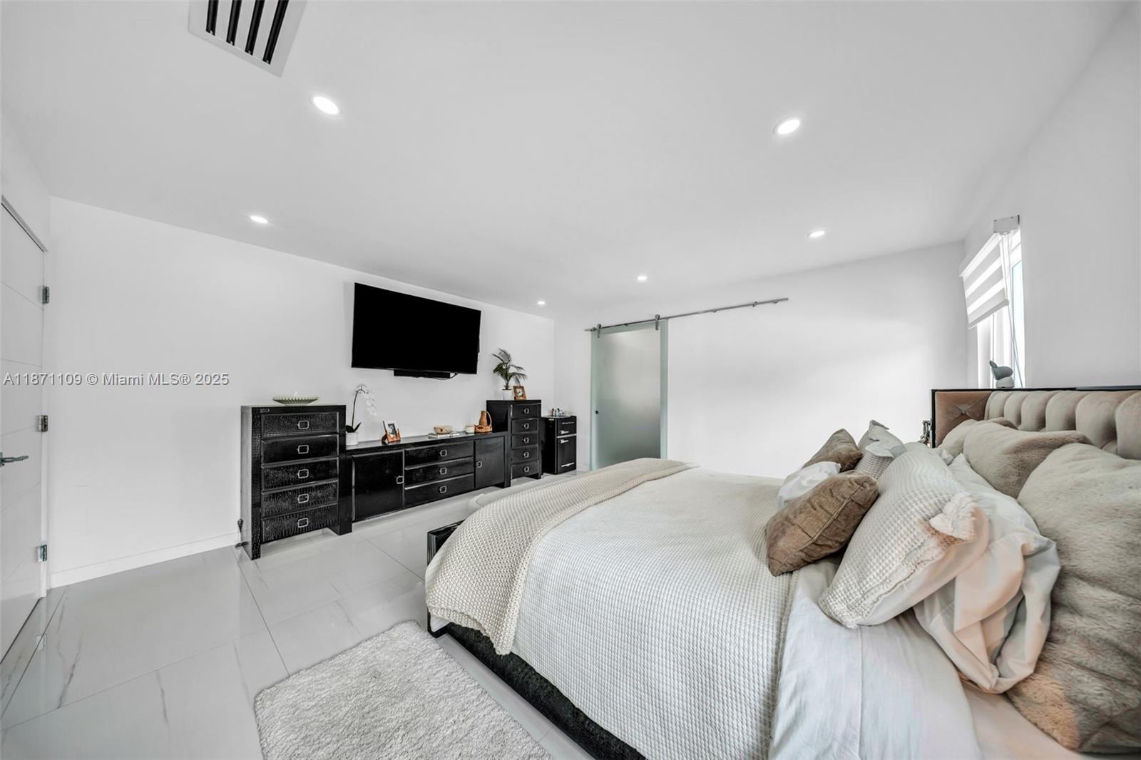 HAMMOCKS SHORES 2ND ADDN - Residential