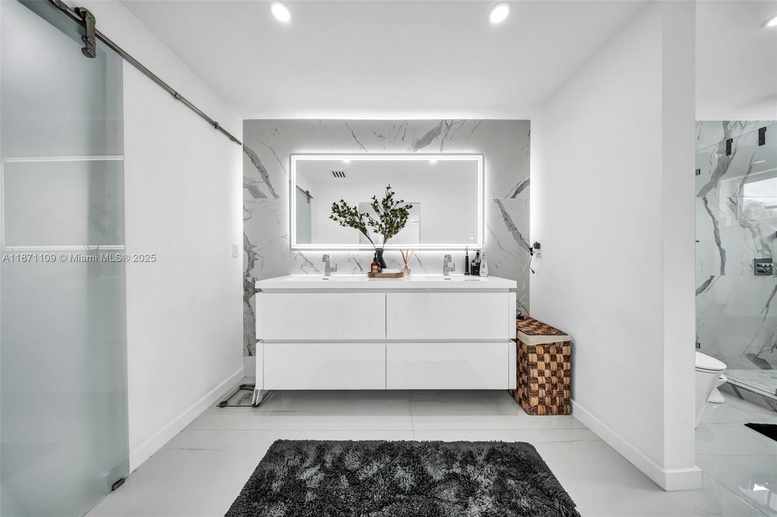 HAMMOCKS SHORES 2ND ADDN - Residential