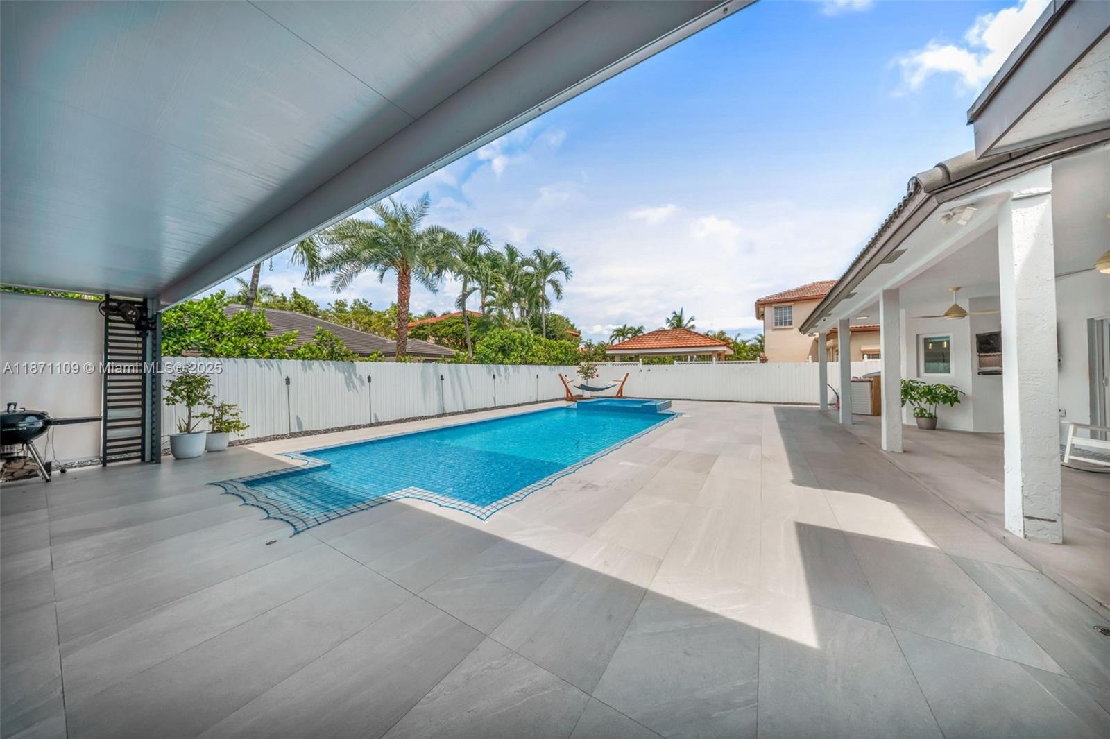 HAMMOCKS SHORES 2ND ADDN - Residential