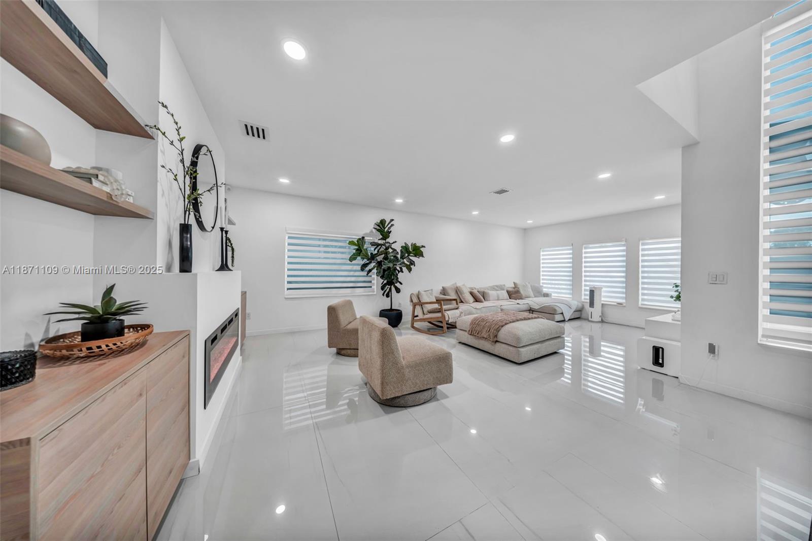 HAMMOCKS SHORES 2ND ADDN - Residential