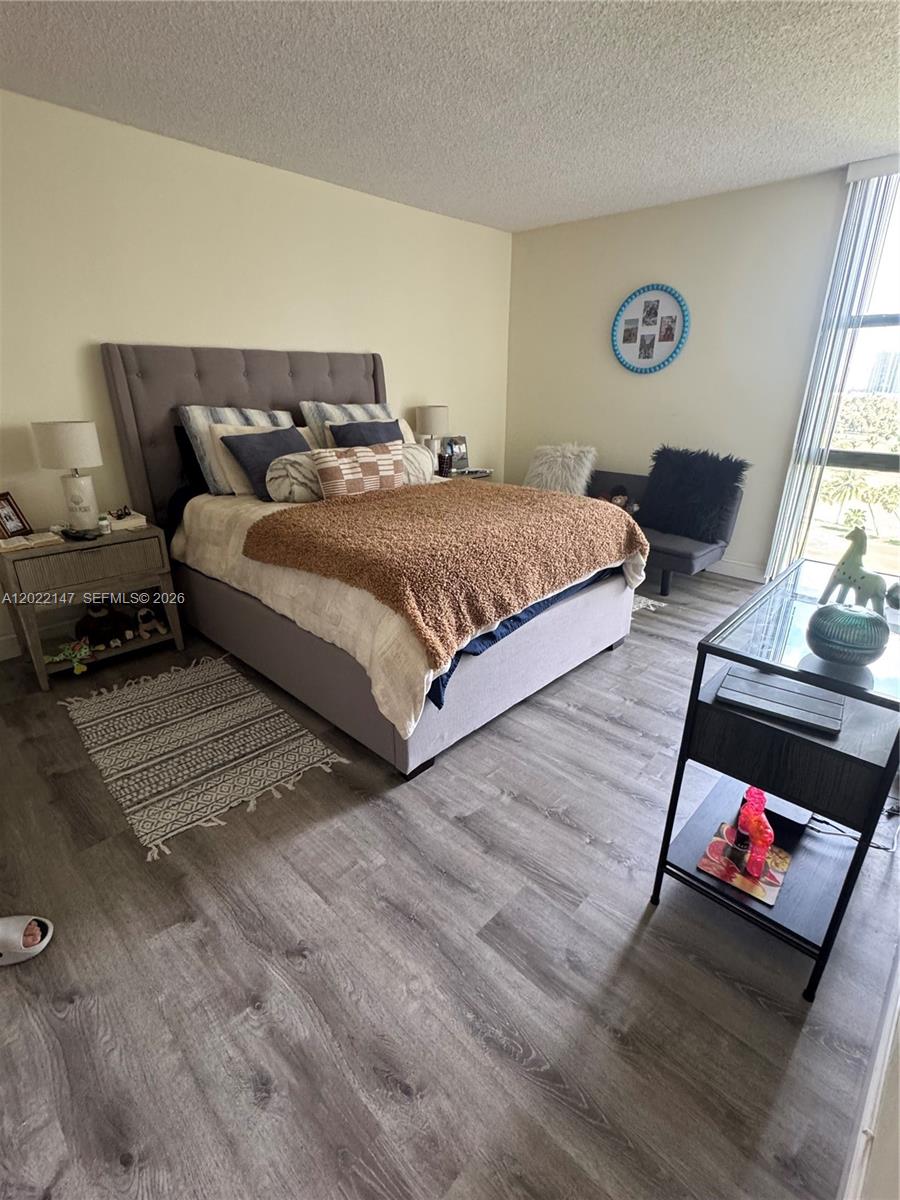 CORONADO CONDO- TOWER II - Residential