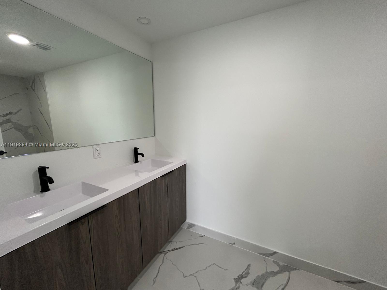 GRANDVILLE PLACE - Residential Lease