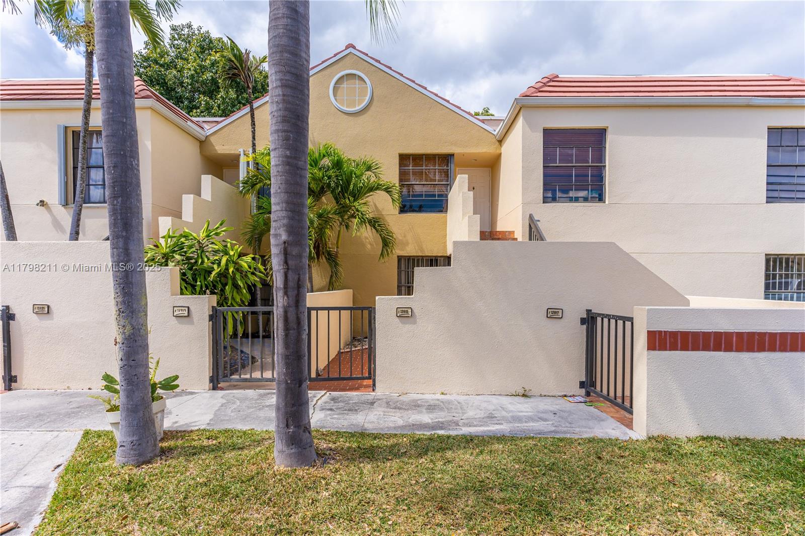 12915 Sw 88th Ter C-104, Miami, Broward County, Florida - 3 Bedrooms  
2 Bathrooms - 