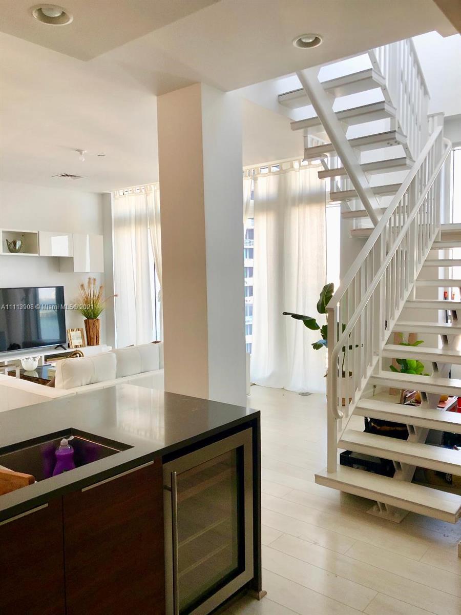 THE CRIMSON CONDO - Residential