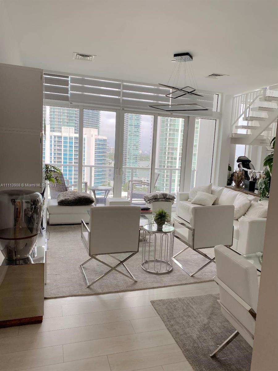 THE CRIMSON CONDO - Residential