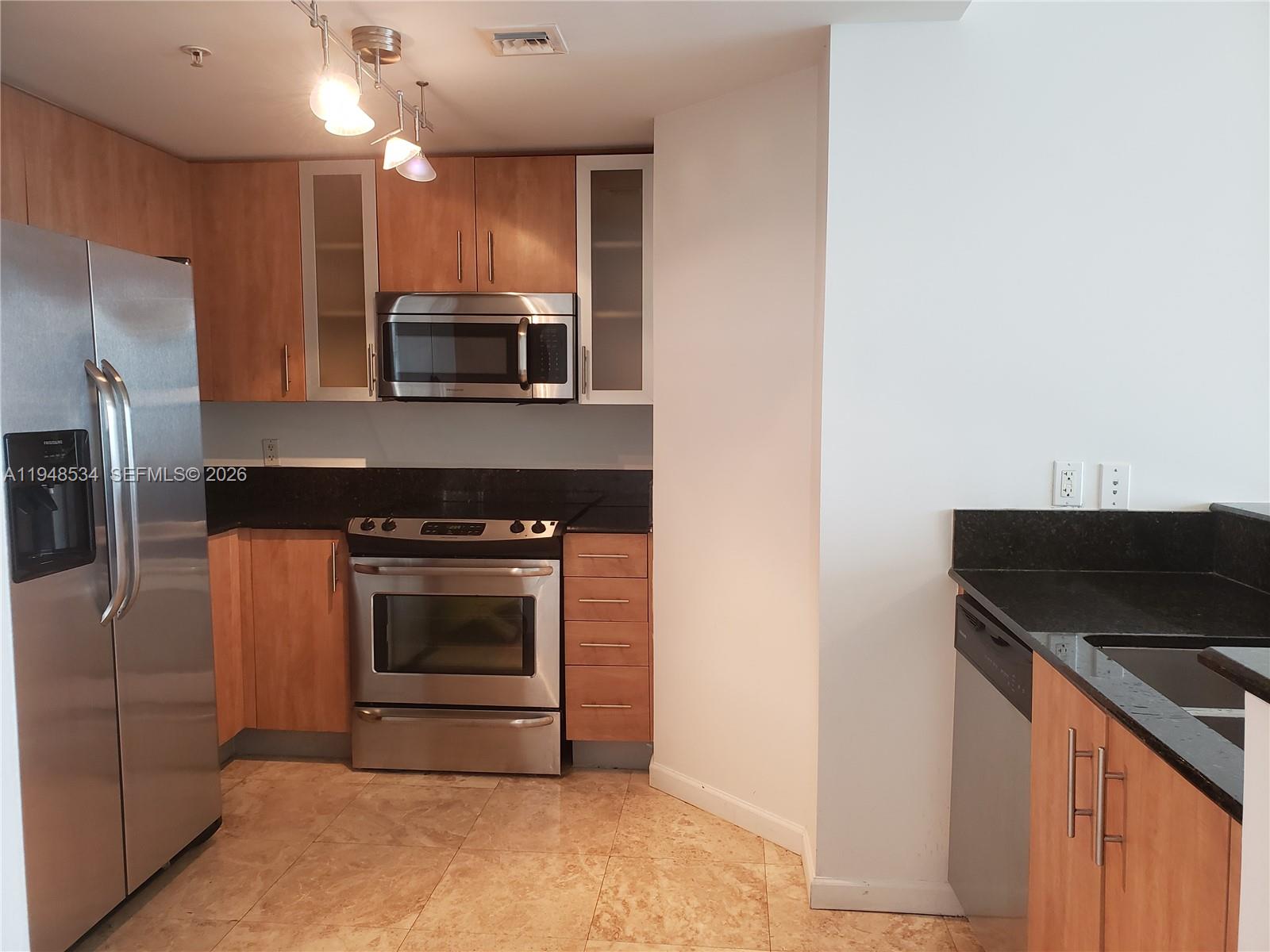 7900 Harbor Island Dr 1216