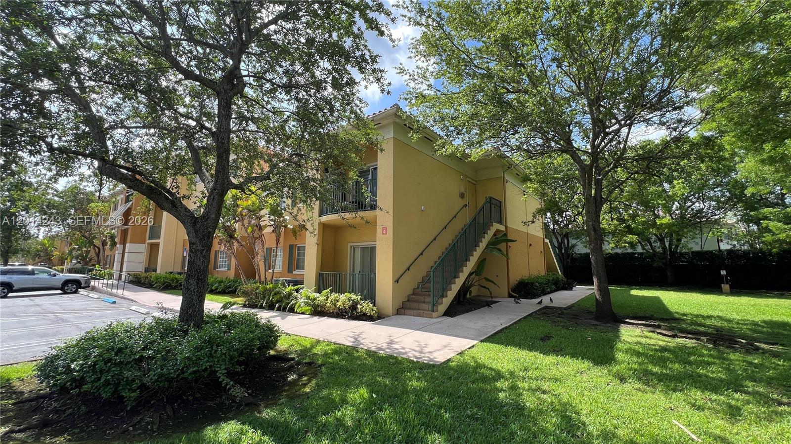 PALM GARDENS AT DORAL CON - Residential