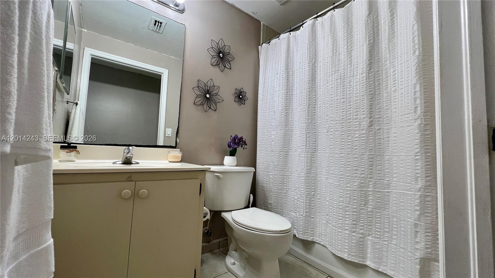 PALM GARDENS AT DORAL CON - Residential