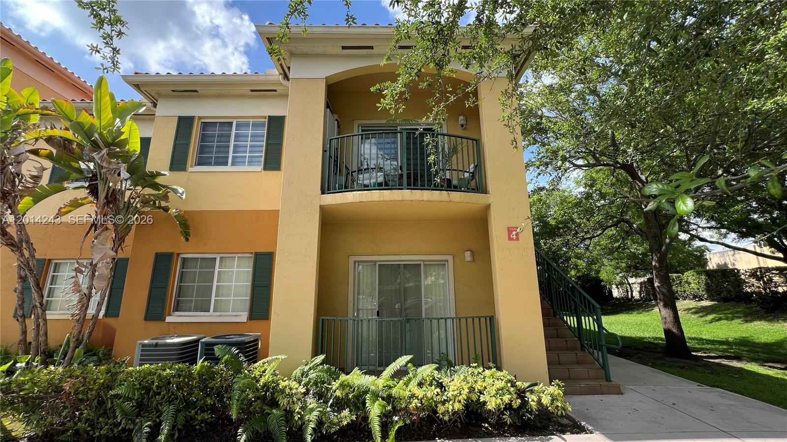 PALM GARDENS AT DORAL CON - Residential