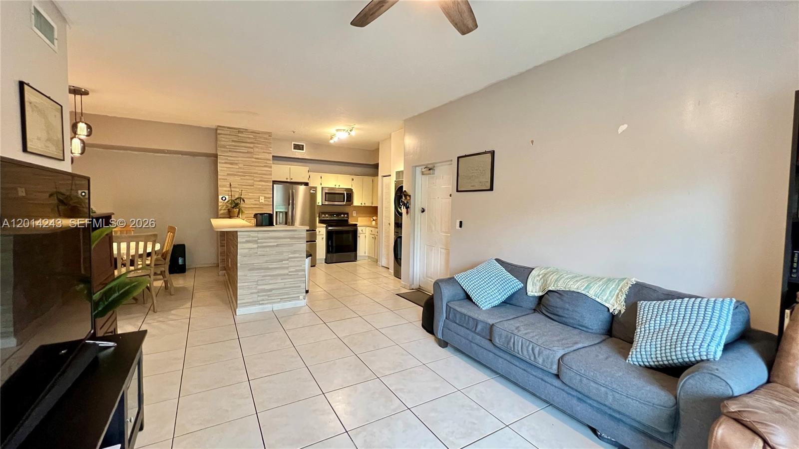 PALM GARDENS AT DORAL CON - Residential