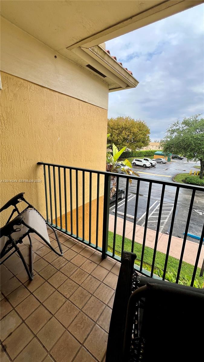PALM GARDENS AT DORAL CON - Residential