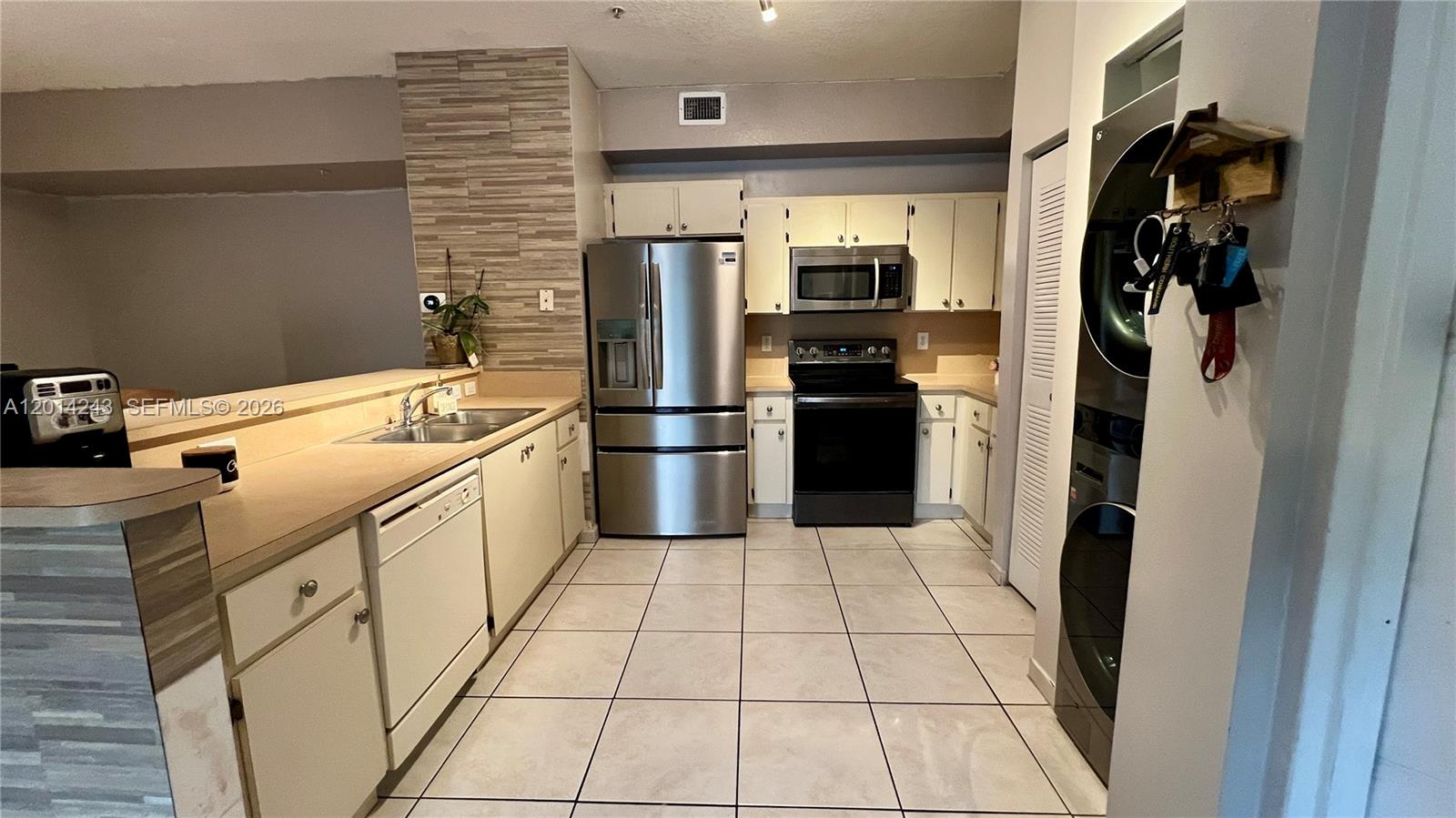 PALM GARDENS AT DORAL CON - Residential