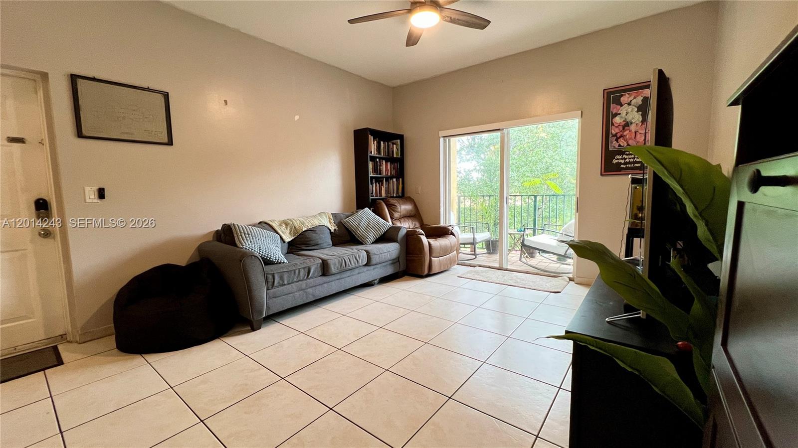 PALM GARDENS AT DORAL CON - Residential