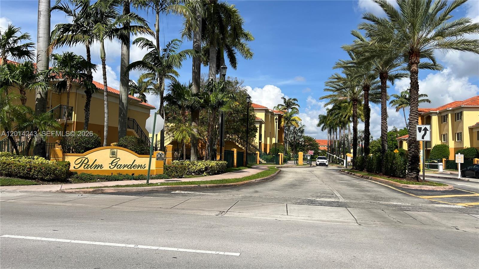 PALM GARDENS AT DORAL CON - Residential