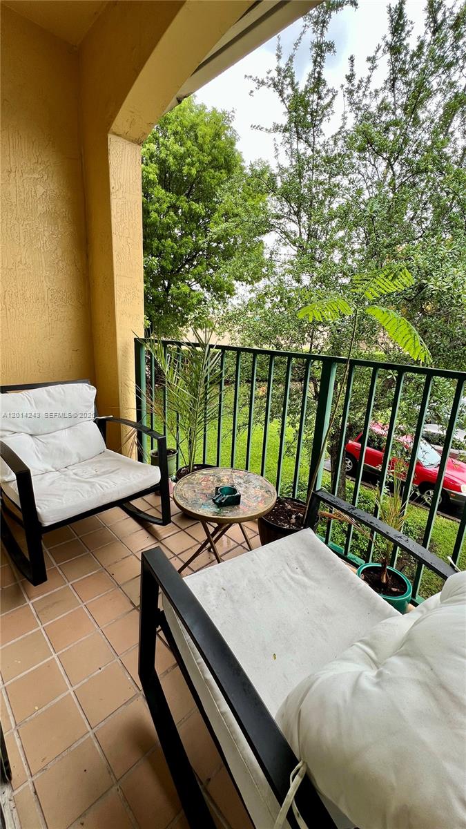 PALM GARDENS AT DORAL CON - Residential