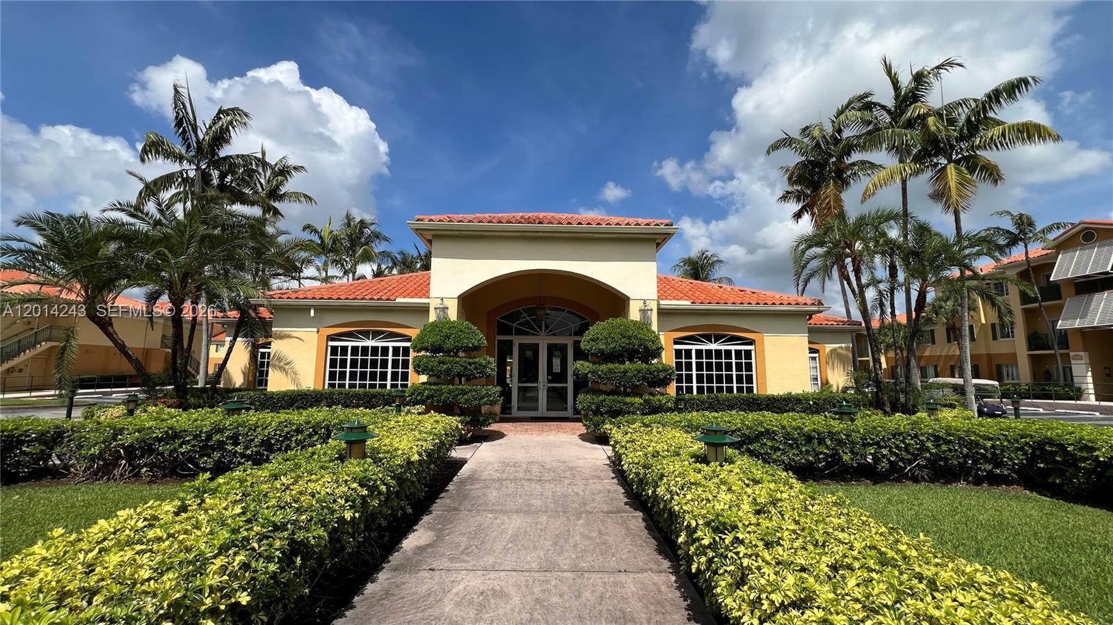 PALM GARDENS AT DORAL CON - Residential