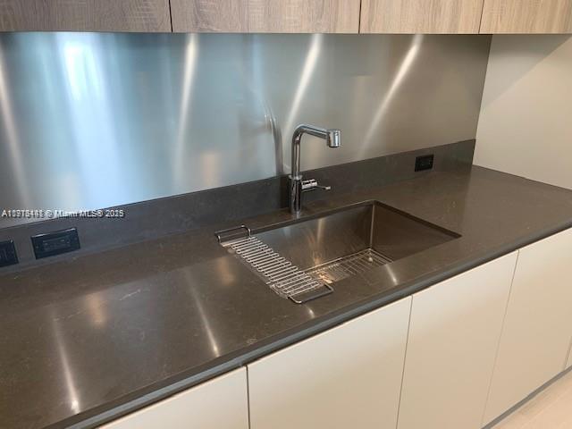 BRICKELL FLATIRON CONDO - Residential Lease