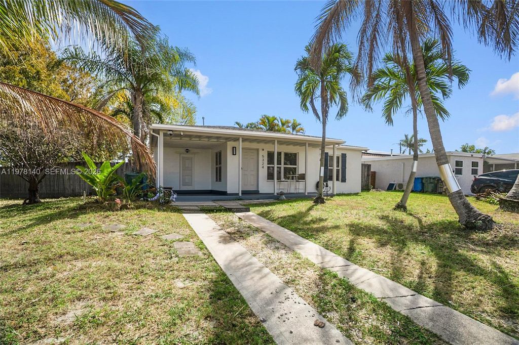 Photo of 5324 NE 3rd Ter, Oakland Park, FL 33334 (MLS # A11978140)