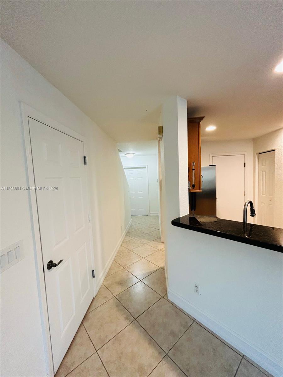 ROYAL WOODS CONDO - Residential