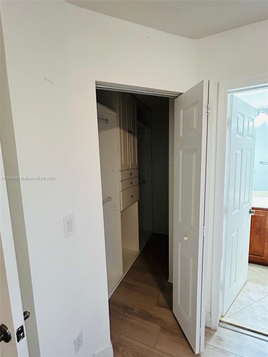 ROYAL WOODS CONDO - Residential