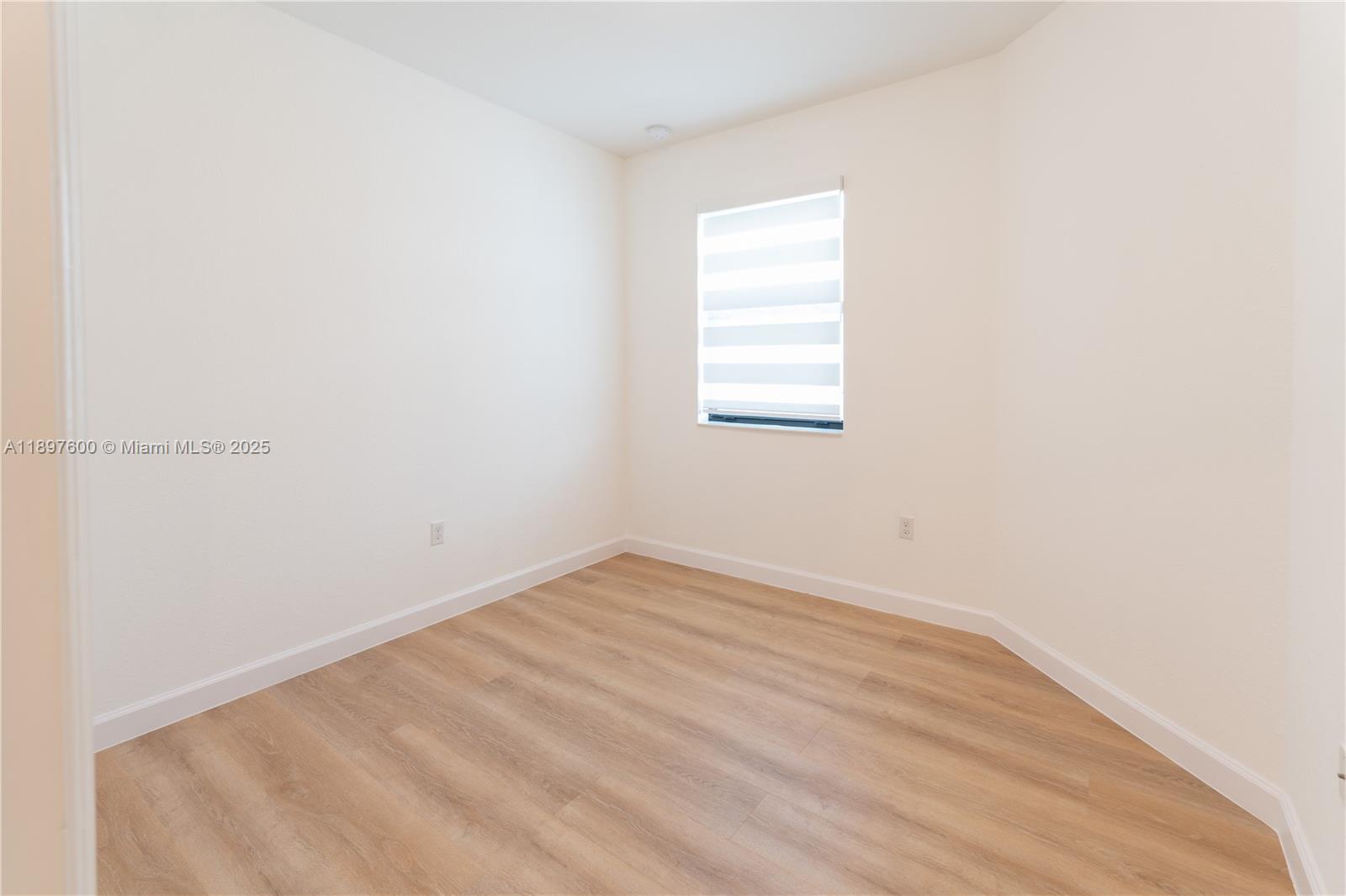 S ALLAPATTAH GARDENS - Residential