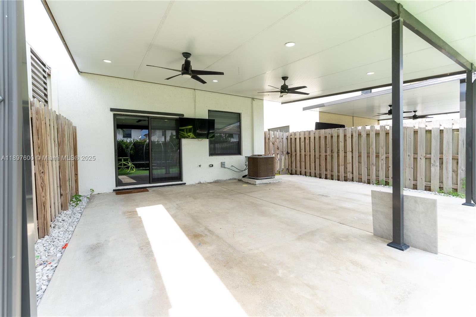 S ALLAPATTAH GARDENS - Residential