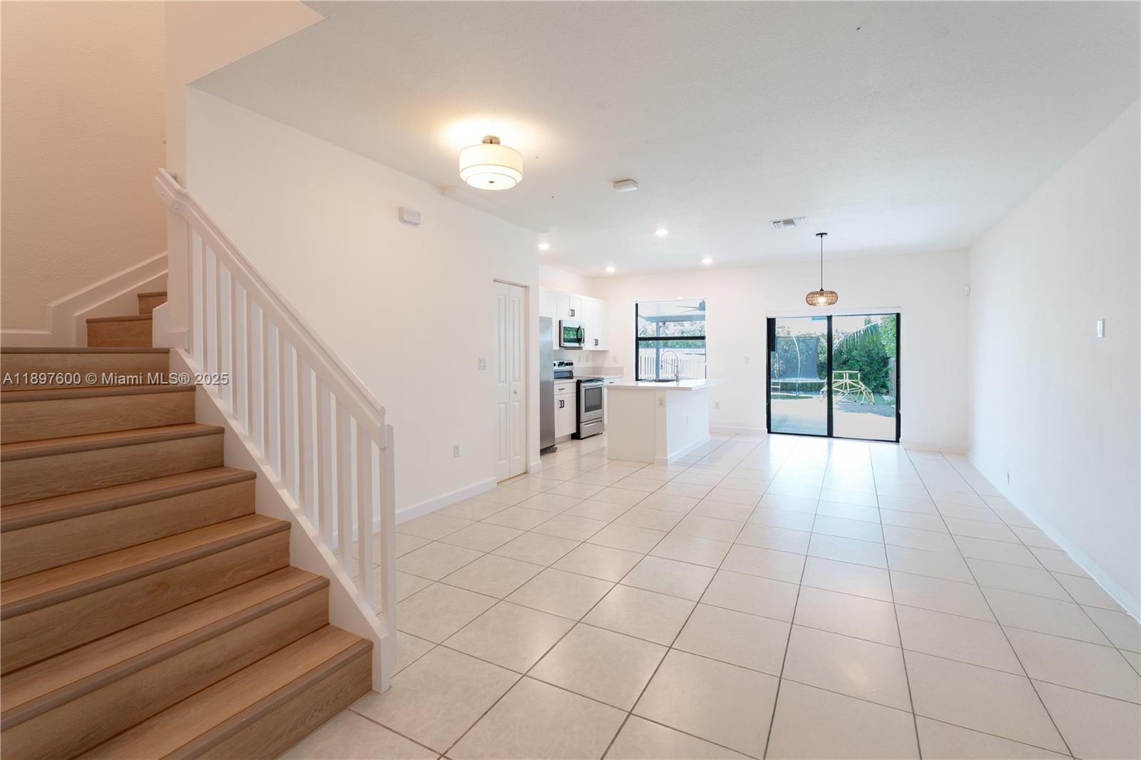 S ALLAPATTAH GARDENS - Residential