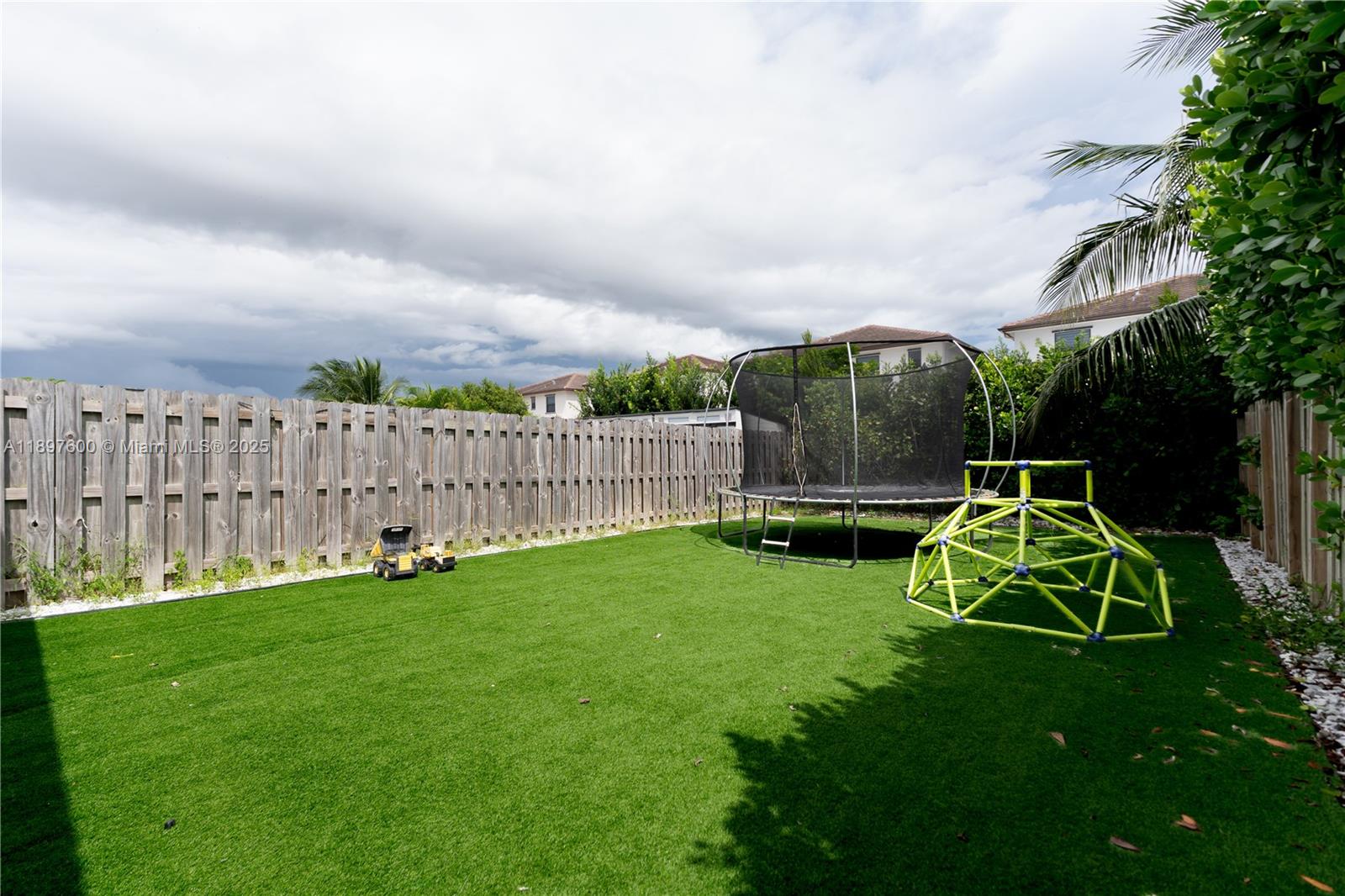 S ALLAPATTAH GARDENS - Residential