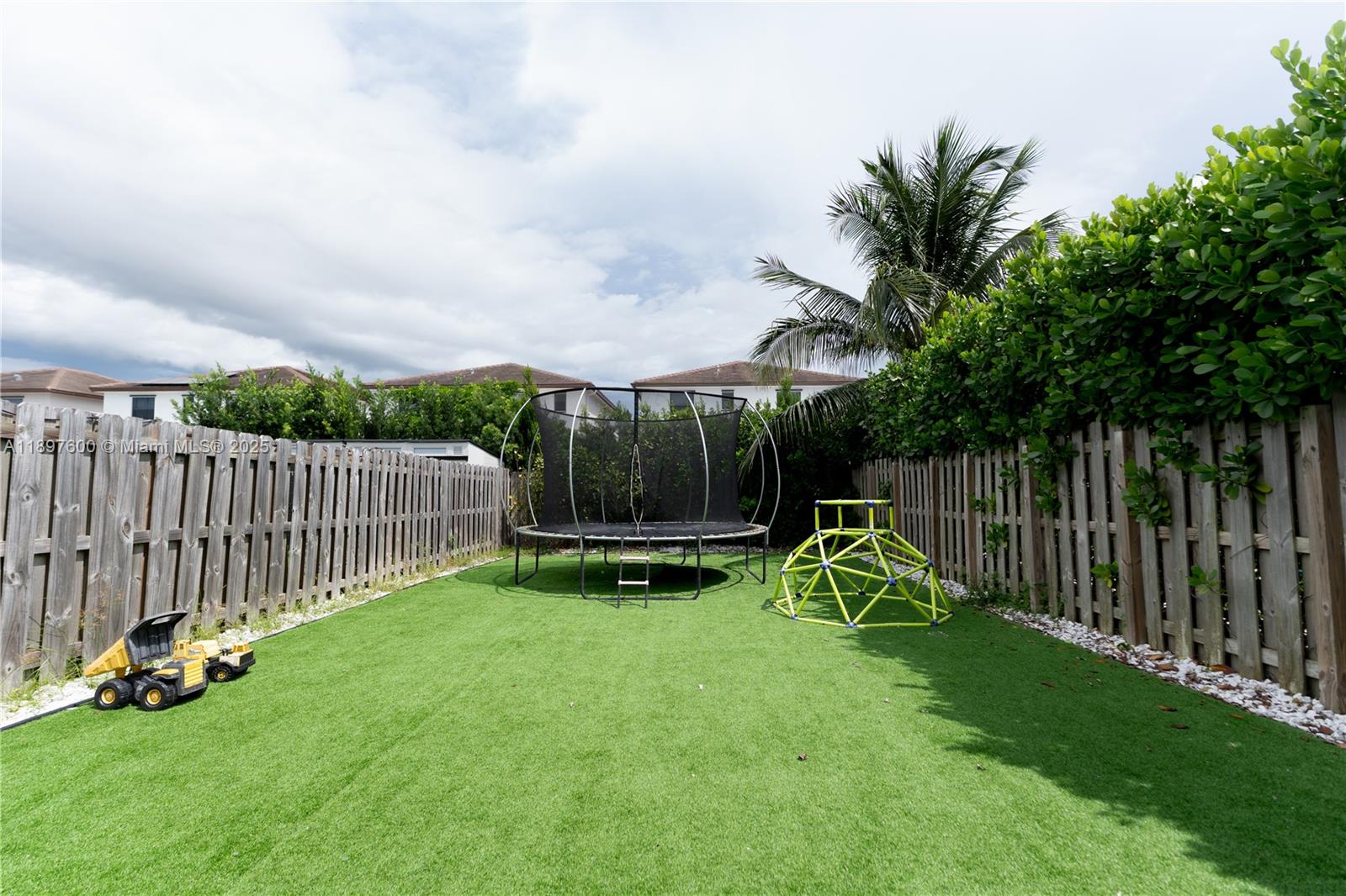 S ALLAPATTAH GARDENS - Residential