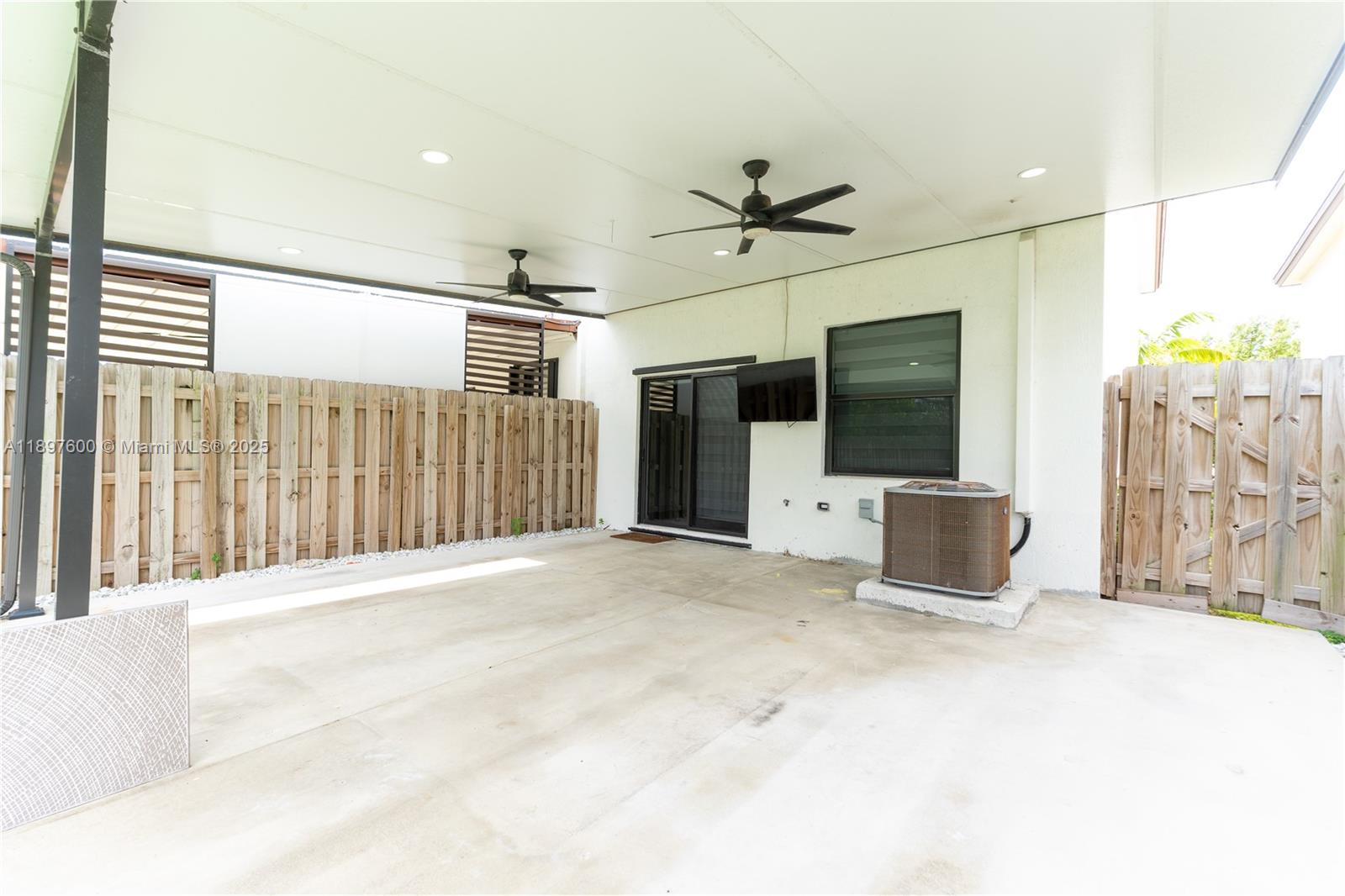 S ALLAPATTAH GARDENS - Residential