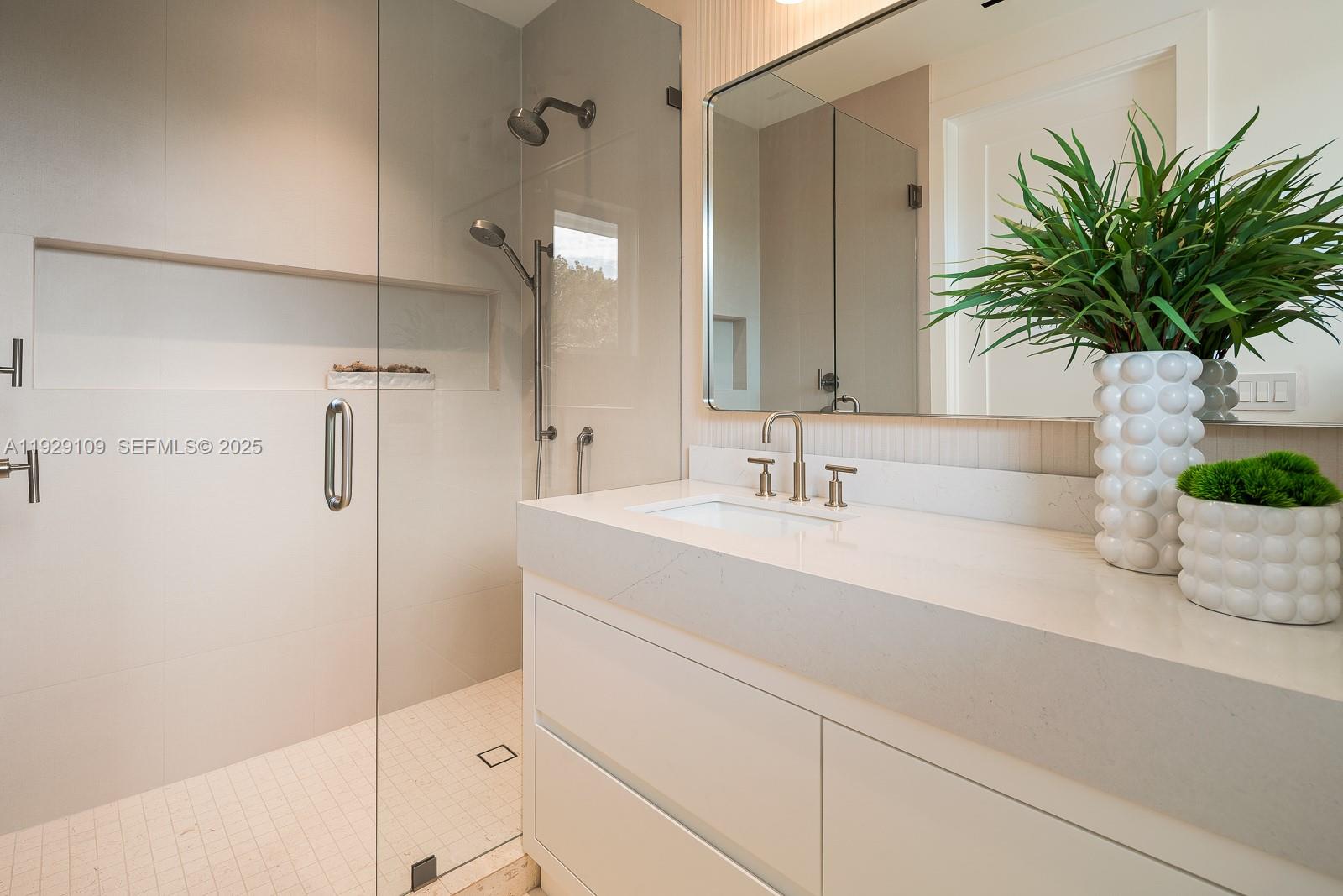 SNAPPER CREEK GROVES - Residential