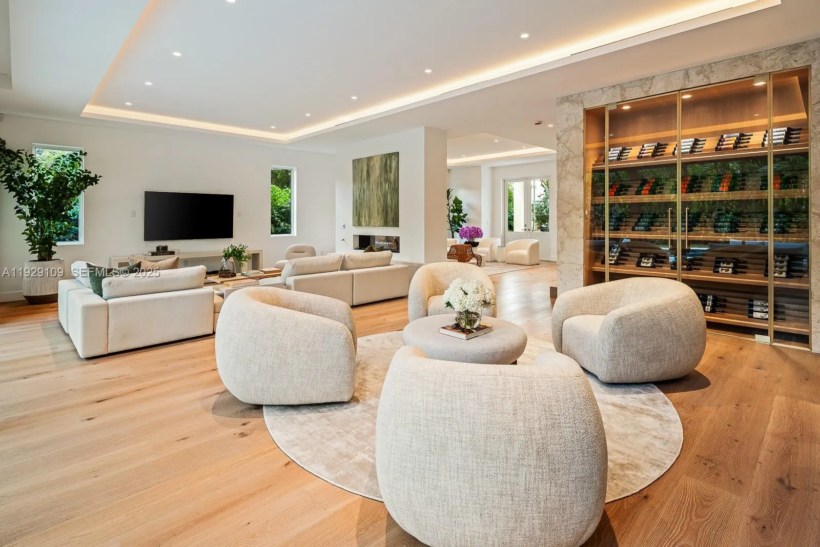 South Miami, Florida 33143, United States, 6 Bedrooms Bedrooms, ,7 BathroomsBathrooms,Residential,Active,254448