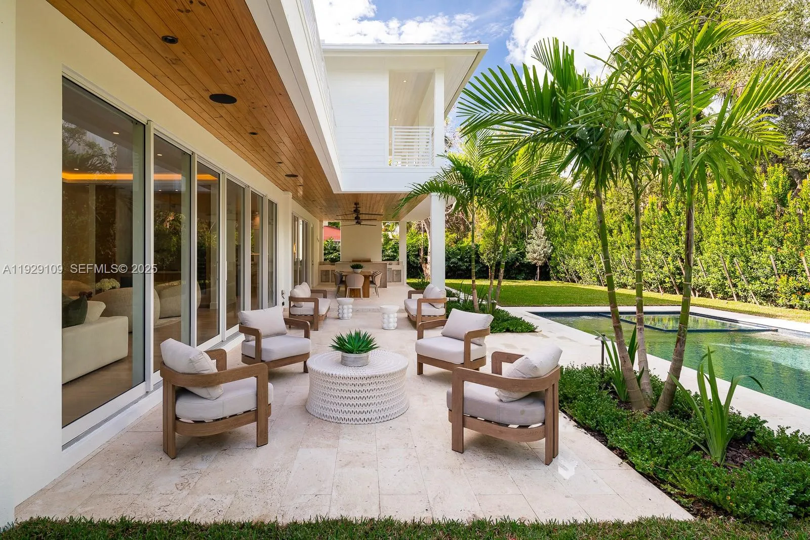 South Miami, Florida 33143, United States, 6 Bedrooms Bedrooms, ,7 BathroomsBathrooms,Residential,Active,254448