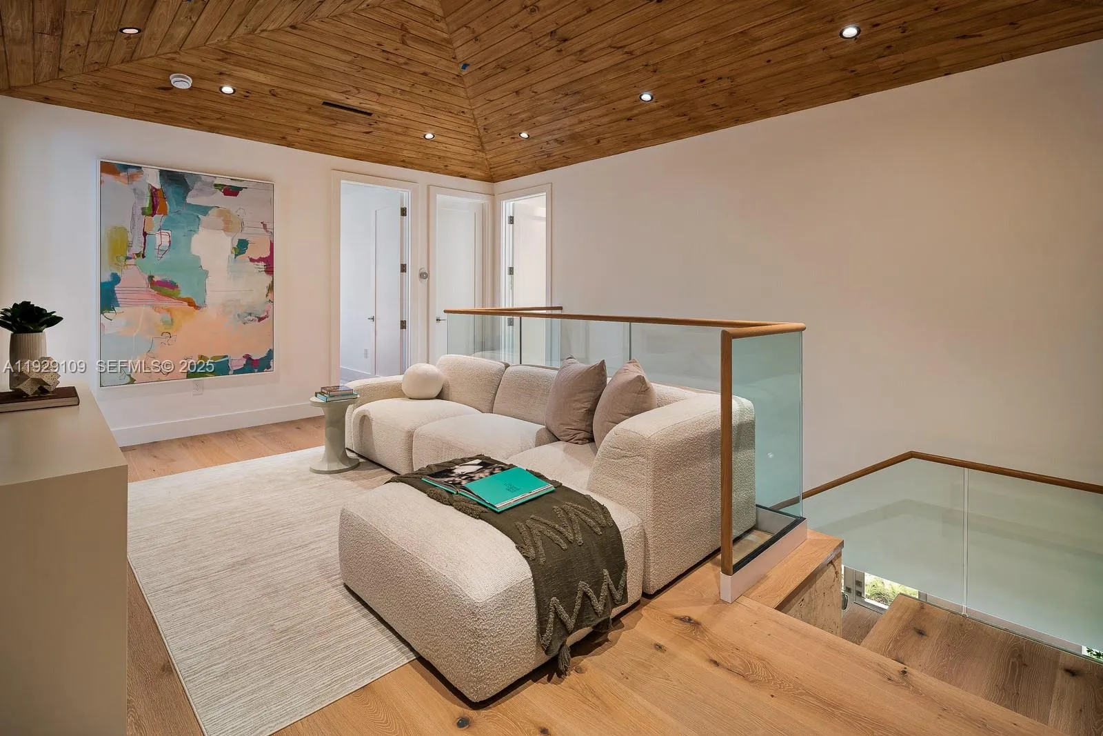 South Miami, Florida 33143, United States, 6 Bedrooms Bedrooms, ,7 BathroomsBathrooms,Residential,Active,254448