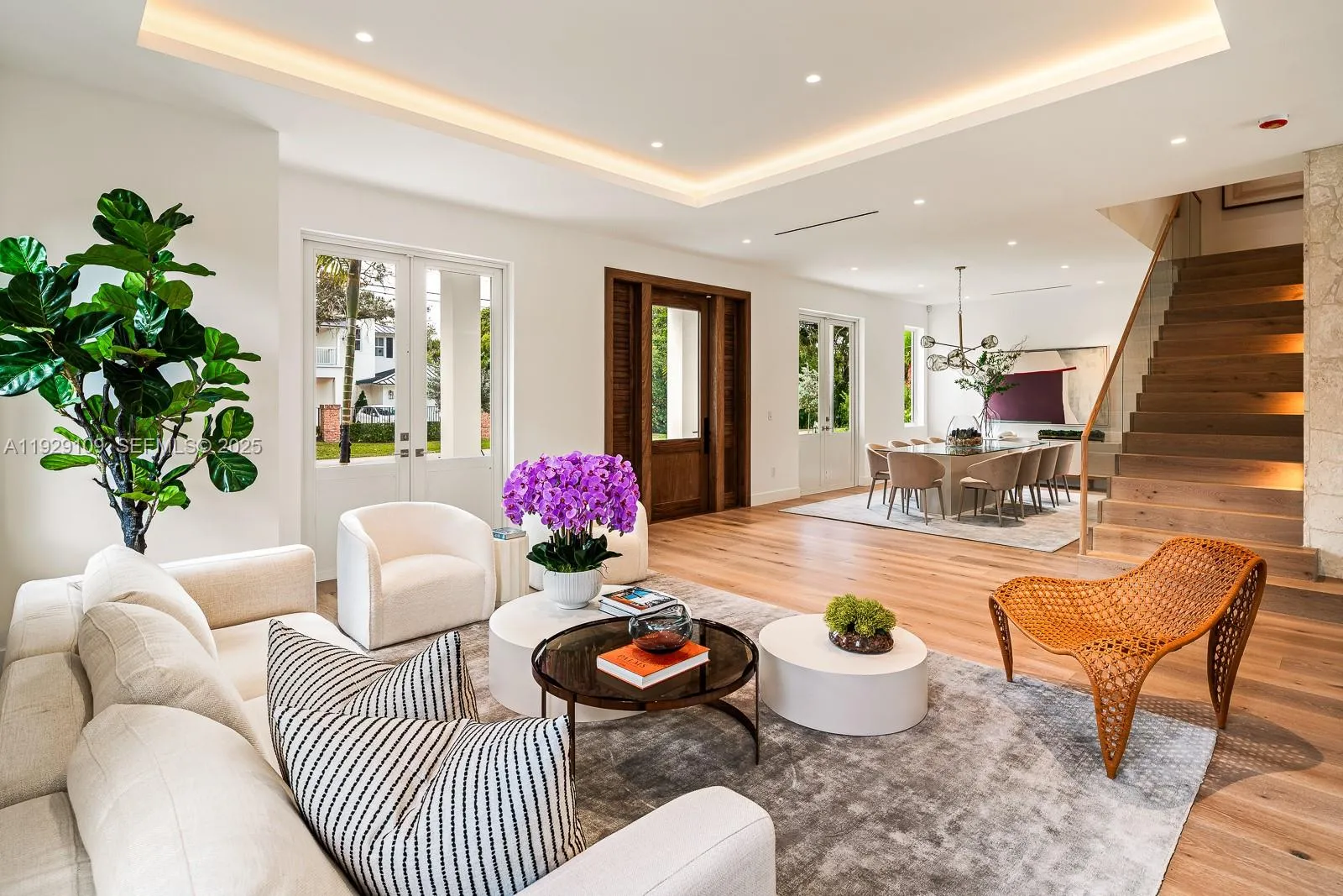 South Miami, Florida 33143, United States, 6 Bedrooms Bedrooms, ,7 BathroomsBathrooms,Residential,Active,254448