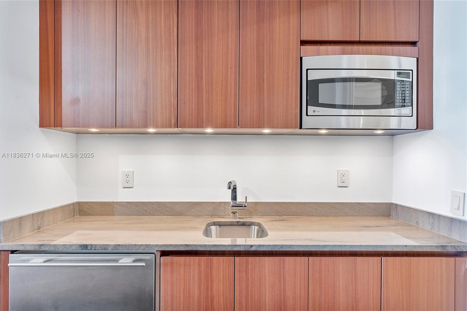 BAL HARBOUR NORTH SOUTH C - Residential