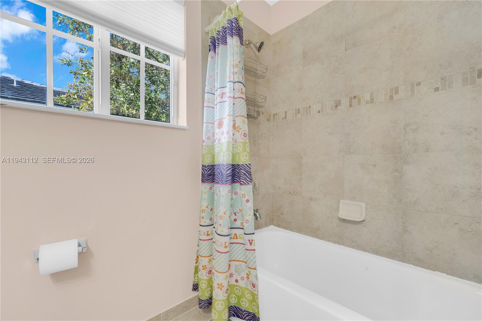 MANDARIN LAKES - Residential