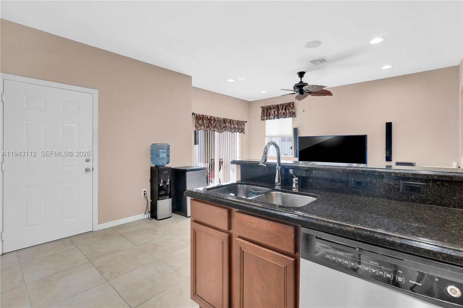 MANDARIN LAKES - Residential